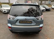 Mitsubishi Outlander 6