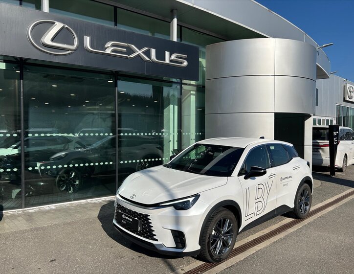 Lexus LBX Kombi 1,5 l 67 kw