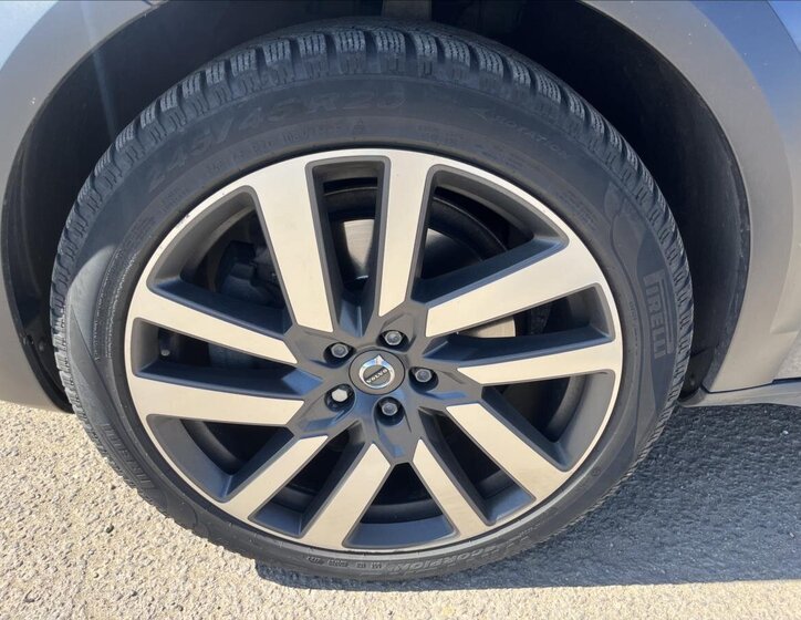 Volvo V90 Kombi 2,0 l 145 kw