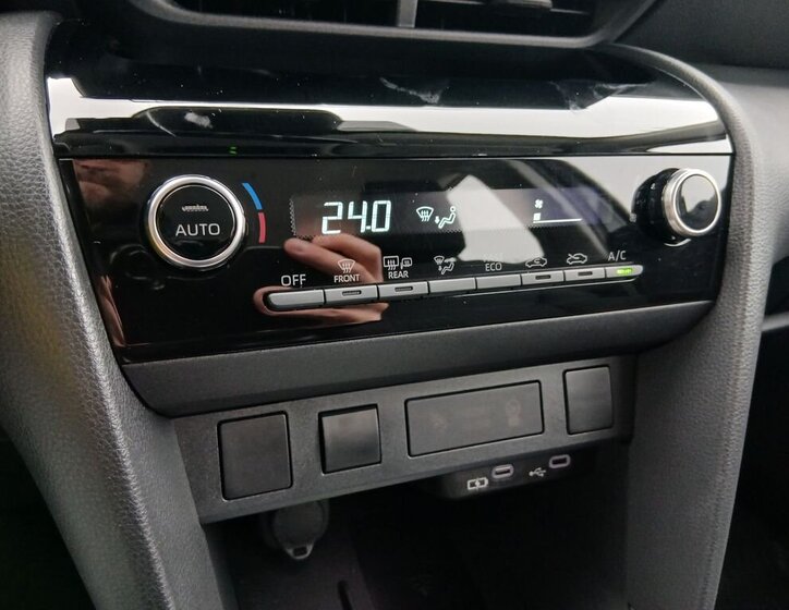 Toyota Yaris Cross 24