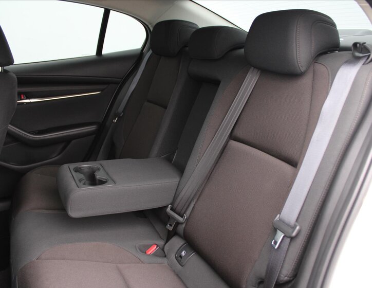 Mazda 3 Sedan / Limuzína 2,0 l 90 kw