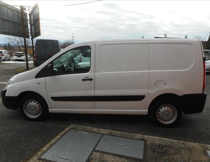 Peugeot Expert 8