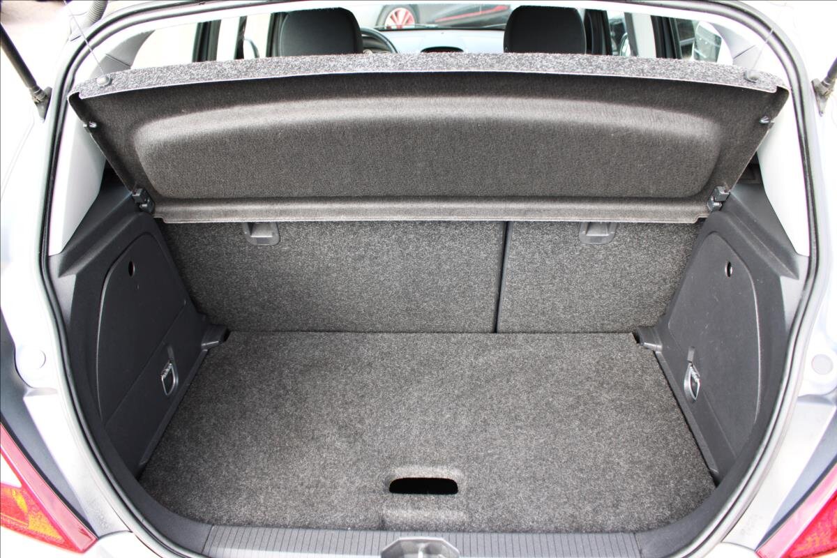 Opel Corsa Hatchback 1,4 l 64 kw