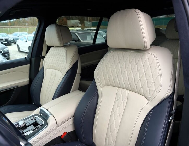 BMW X7 SUV / Terénní 3,0 l 250 kw