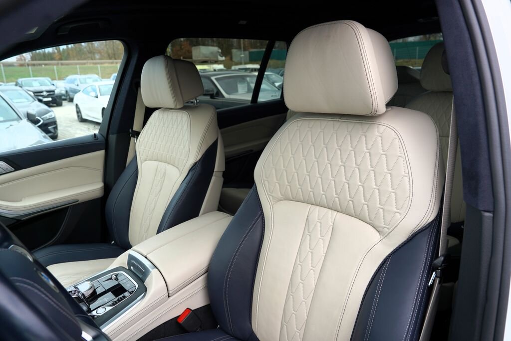 BMW X7 SUV / Terénní 3,0 l 250 kw