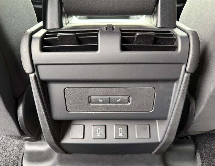 Land Rover Defender SUV / Terénní 3,0 l 184 kw