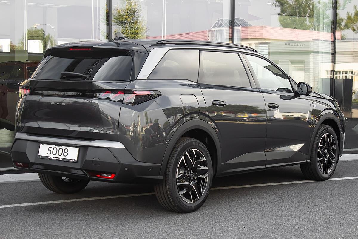 Peugeot 5008 SUV / Terénní 1,2 l 107 kw