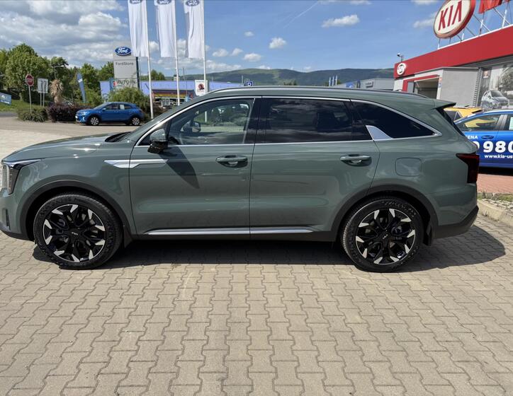 KIA Sorento 4