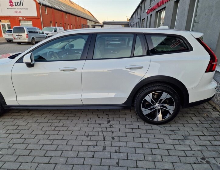 Volvo V60 Kombi 2,0 l 140 kw
