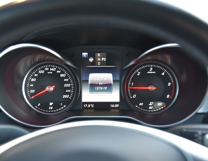 Mercedes-Benz Třídy C Sedan / Limuzína 2,1 l 125 kw