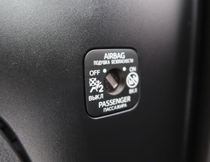 Toyota RAV4 SUV 2,0 l 129 kw