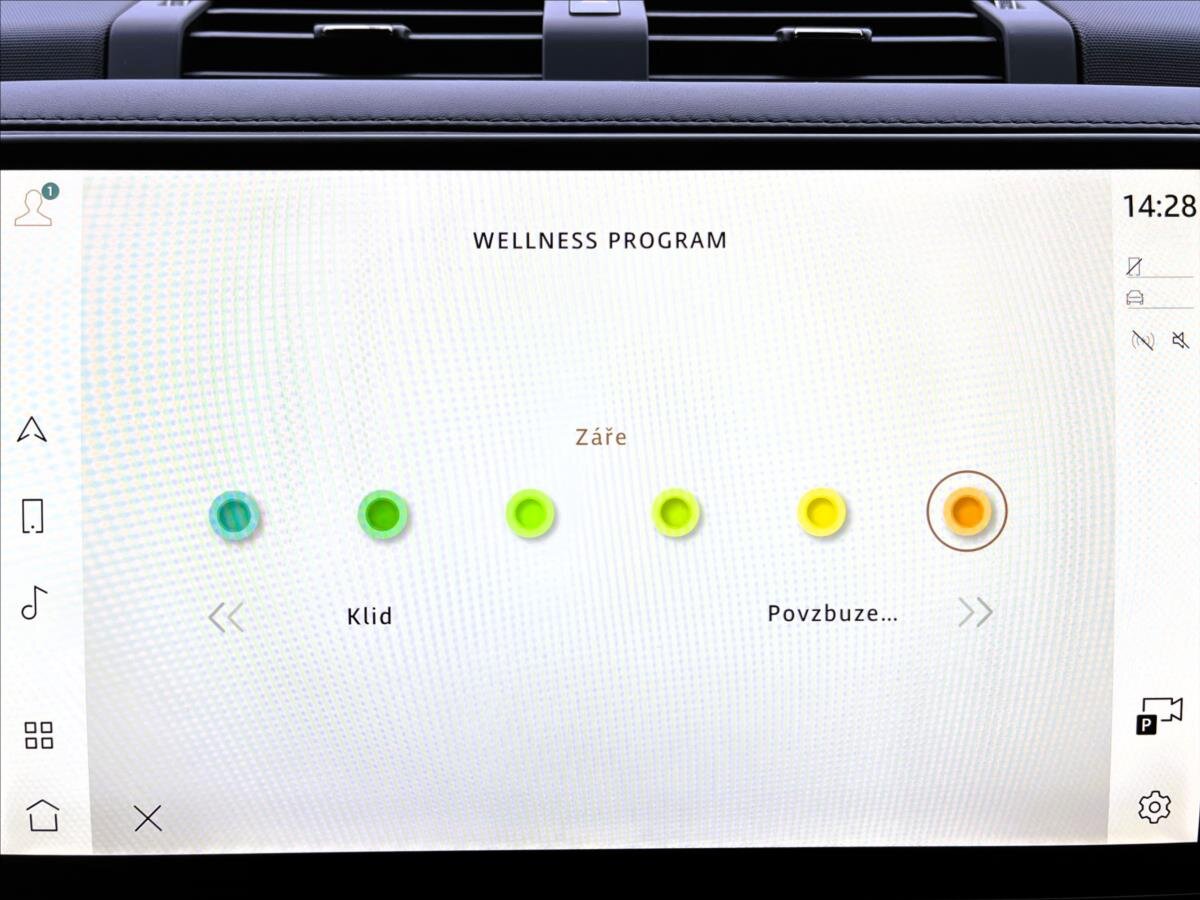 Land Rover Defender SUV 4,4 l 467 kw