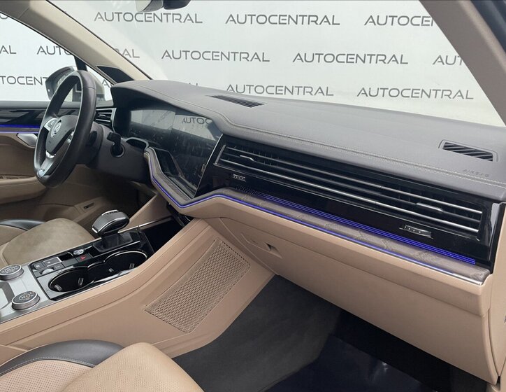 Volkswagen Touareg SUV / Terénní 3,0 l 210 kw