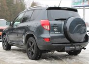 Toyota RAV4 SUV 2,2 l 100 kw