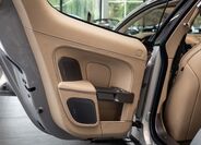 Aston Martin Rapide 12