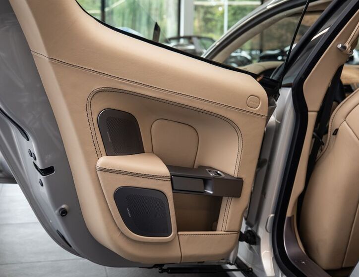 Aston Martin Rapide 12