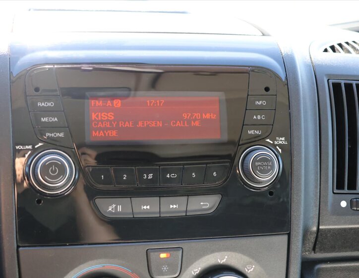 Peugeot Boxer Skříň 2,2 l 121 kw