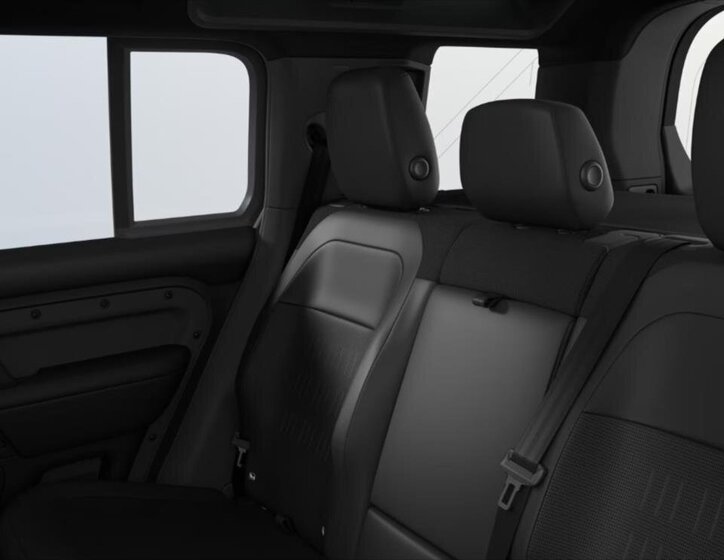 Land Rover Defender SUV / Terénní 4,4 l 467 kw