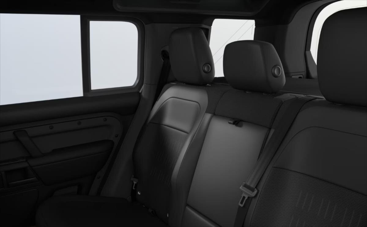 Land Rover Defender SUV / Terénní 4,4 l 467 kw