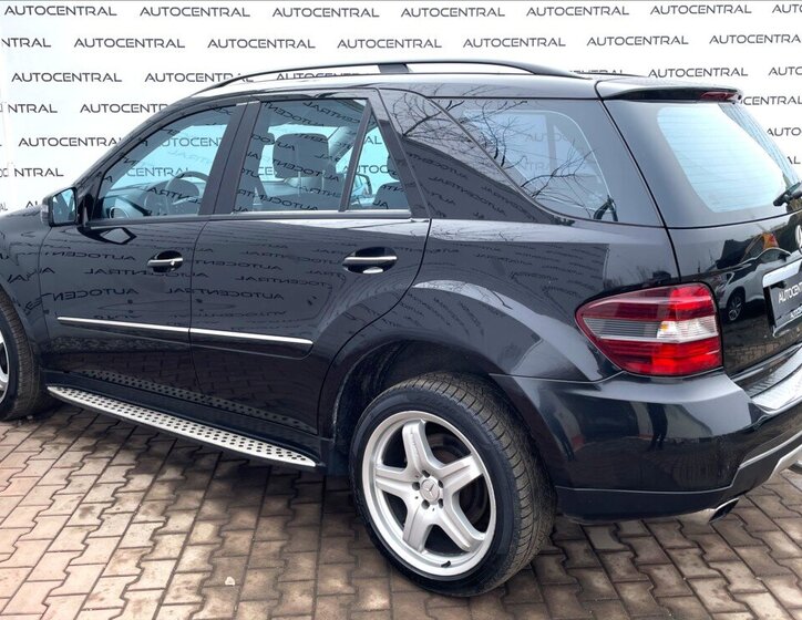 Mercedes-Benz Třídy M SUV / Terénní 3,5 l 200 kw