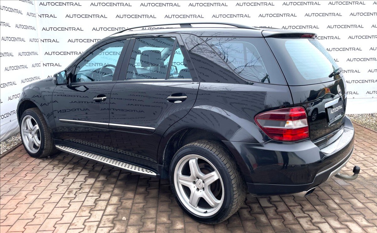 Mercedes-Benz Třídy M SUV / Terénní 3,5 l 200 kw