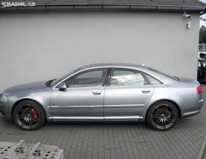 Audi A8 Sedan / Limuzína 4,2 l 257 kw