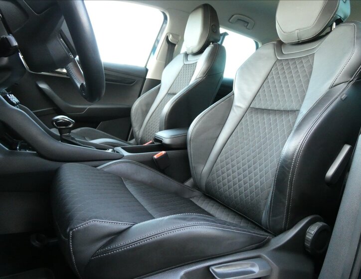 Škoda Karoq SUV 2,0 l 110 kw