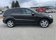 Mercedes-Benz Třídy M SUV / Terénní 3,0 l 165 kw