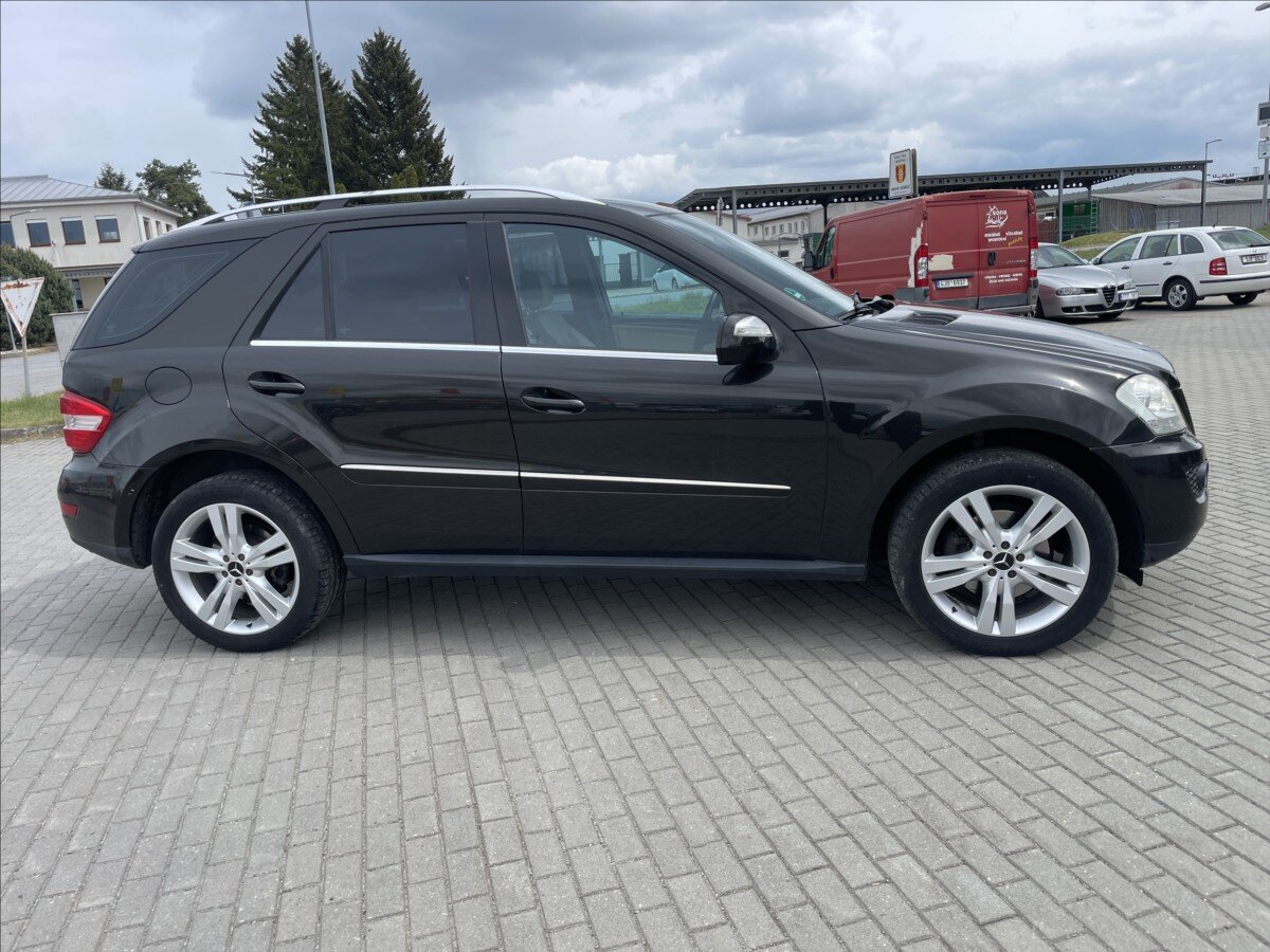 Mercedes-Benz Třídy M SUV / Terénní 3,0 l 165 kw