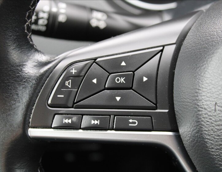 Nissan Qashqai SUV / Terénní 1,3 l 103 kw