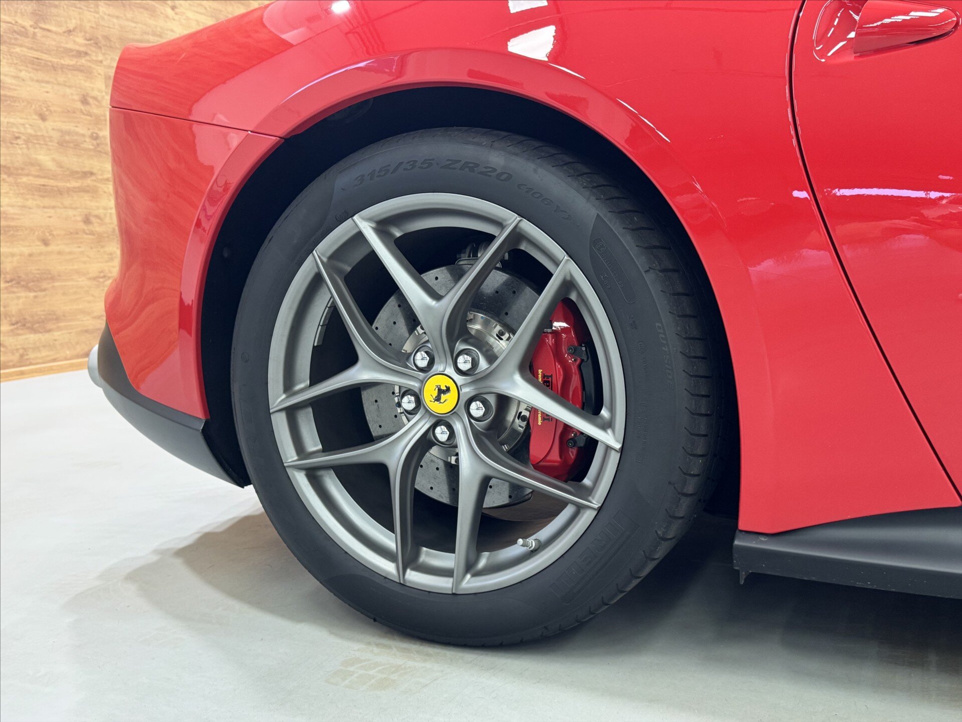 Ferrari F12 Berlinetta Kupé 6,3 l 541 kw