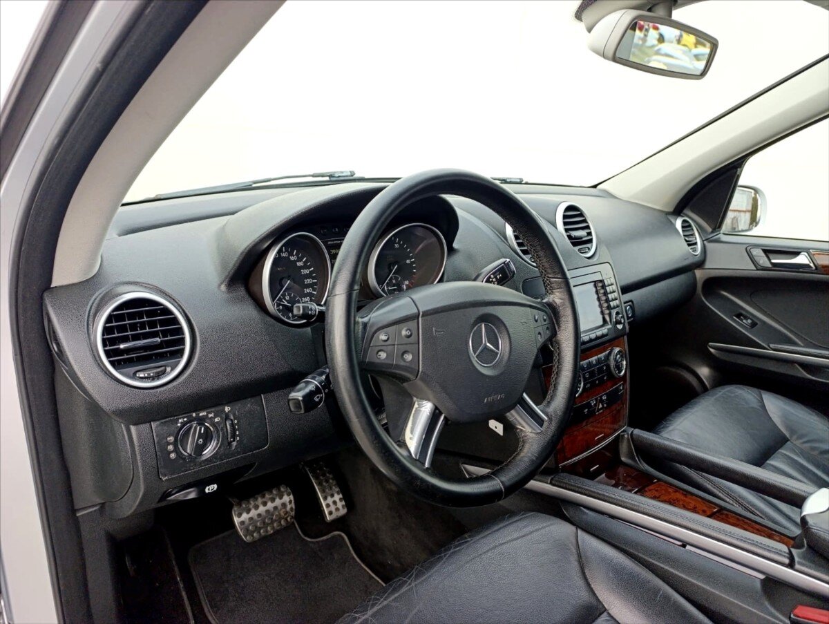 Mercedes-Benz Třídy M SUV / Terénní 3,0 l 165 kw