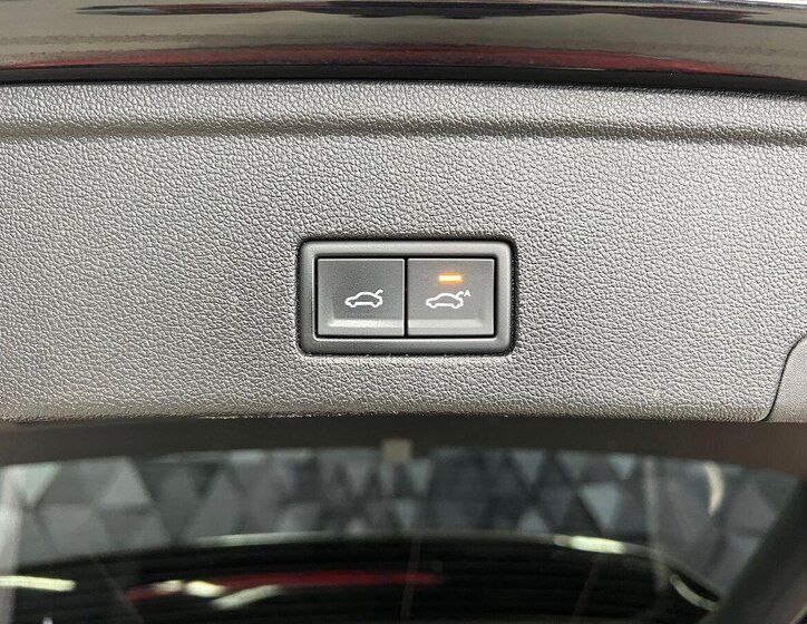 Volkswagen Touareg SUV / Terénní 3,0 l 210 kw