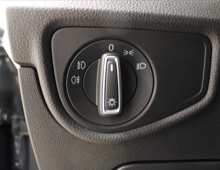 Volkswagen Touran SUV / Terénní 1,2 l 81 kw