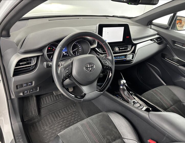 Toyota C-HR SUV / Terénní 2,0 l 135 kw