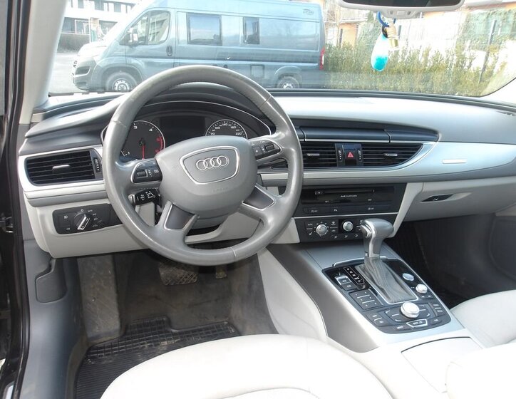 Audi A6 Sedan / Limuzína 3,0 l 150 kw