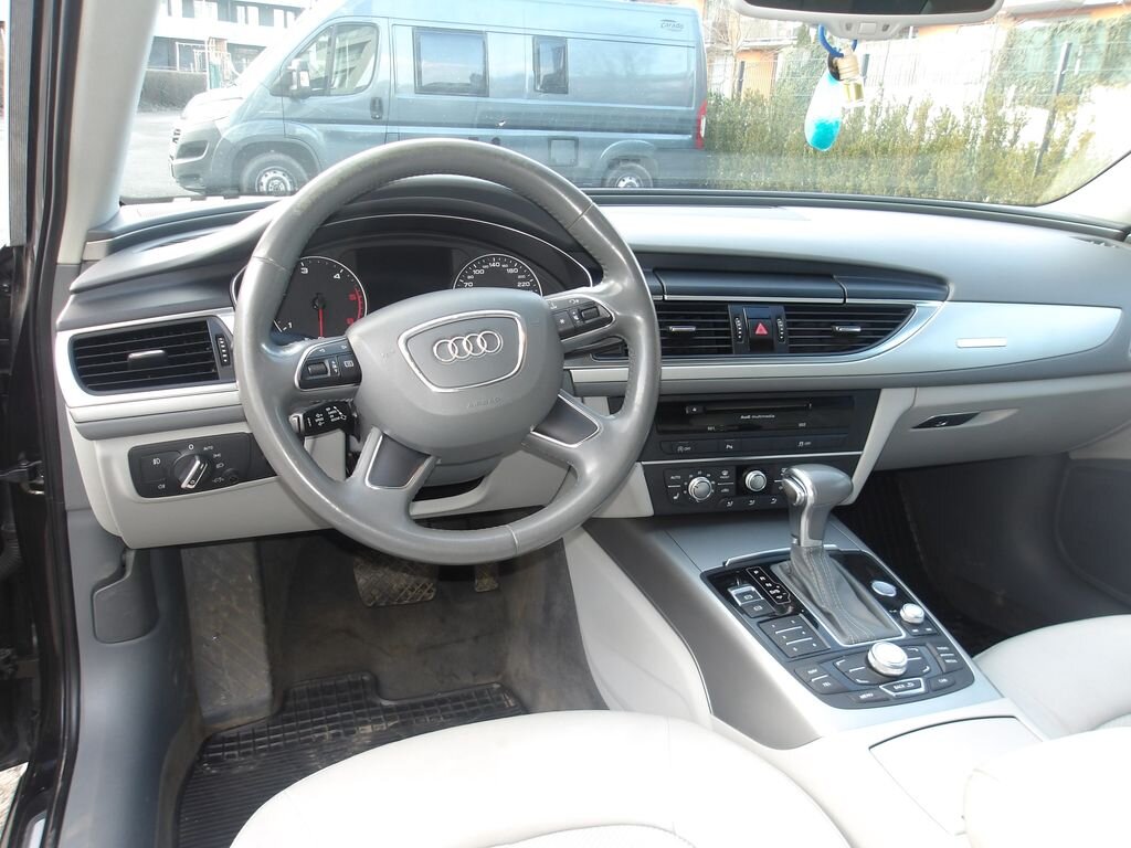 Audi A6 Sedan / Limuzína 3,0 l 150 kw