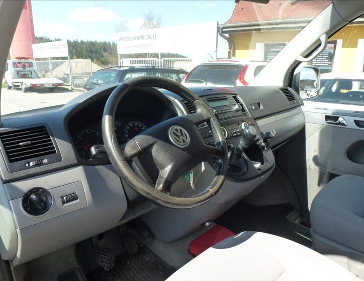 Volkswagen Multivan Kombi 2,5 l 128 kw