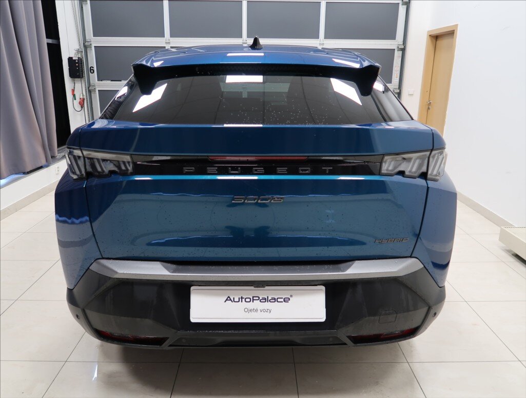 Peugeot 3008 SUV 1,2 l 100 kw