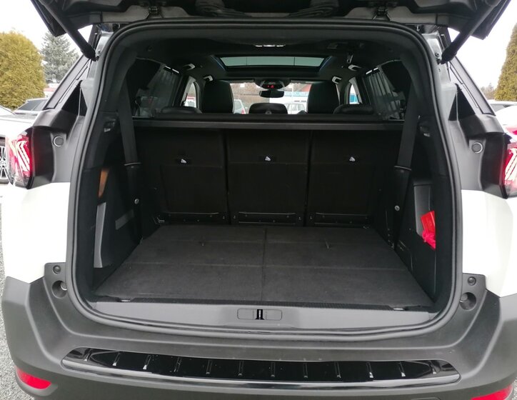 Peugeot 5008 SUV 1,5 l 96 kw