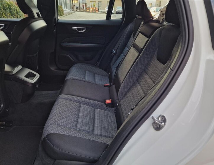 Volvo V60 Kombi 2,0 l 145 kw