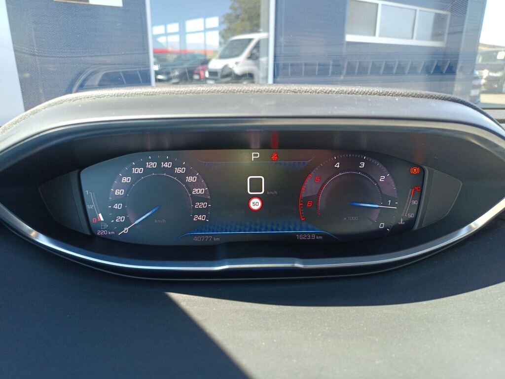 Peugeot 5008 SUV / Terénní 1,5 l 96 kw