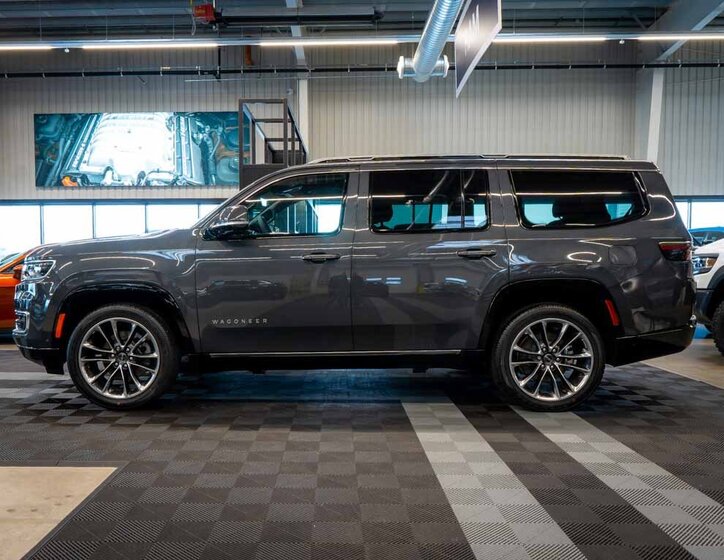 Jeep Wagoneer SUV / Terénní 5,7 l 292 kw