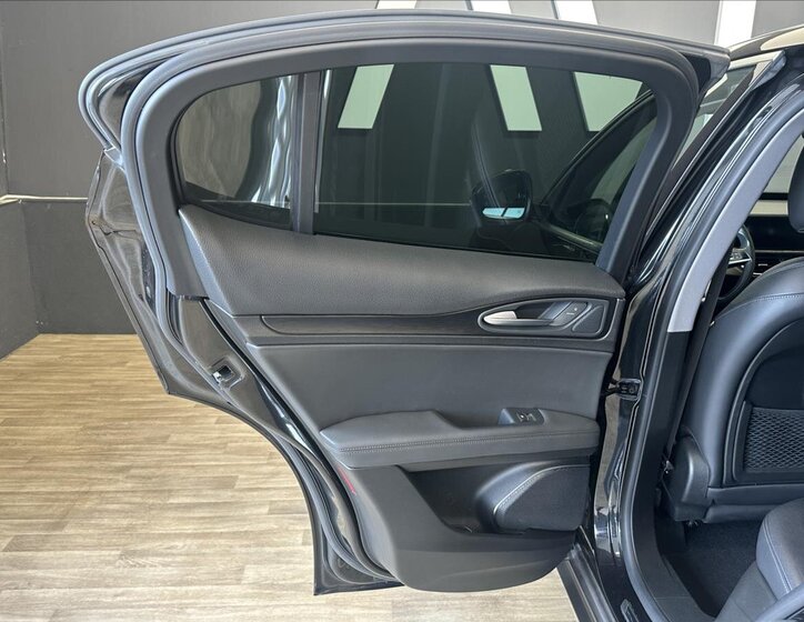 Alfa Romeo Stelvio SUV / Terénní 2,1 l 154 kw