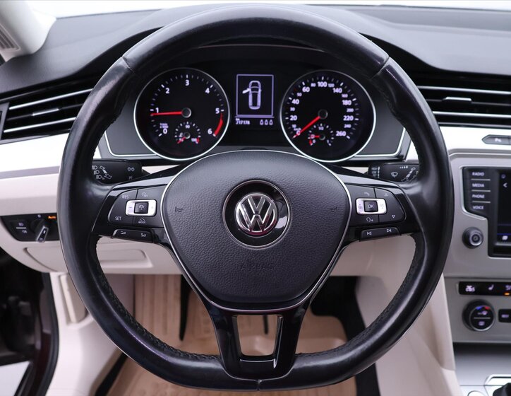 Volkswagen Passat Kombi 2,0 l 110 kw