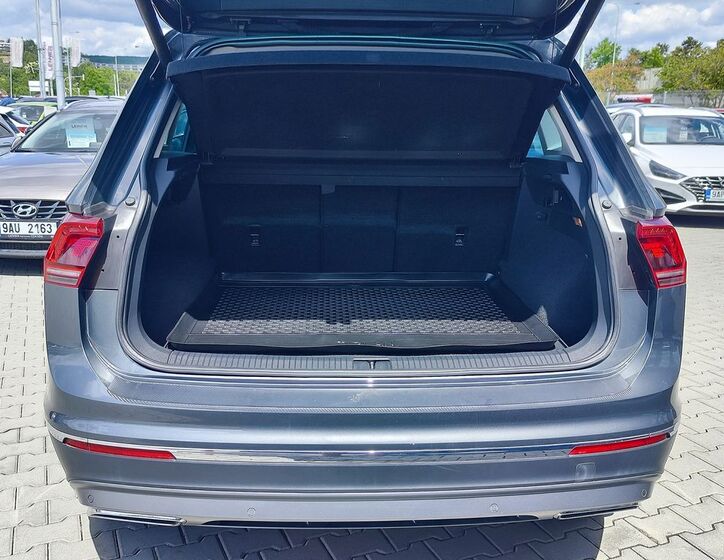 Volkswagen Tiguan 9