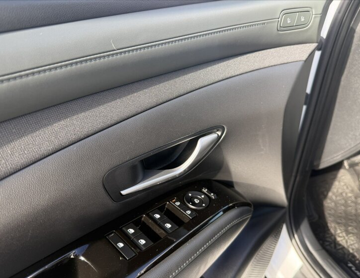 Hyundai Tucson SUV 1,6 l 185 kw