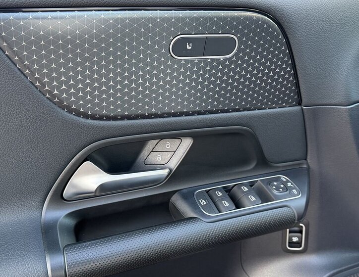 Mercedes-Benz GLA SUV / Terénní 2,0 l 140 kw