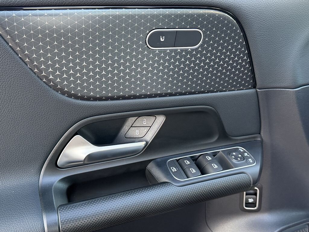 Mercedes-Benz GLA SUV / Terénní 2,0 l 140 kw