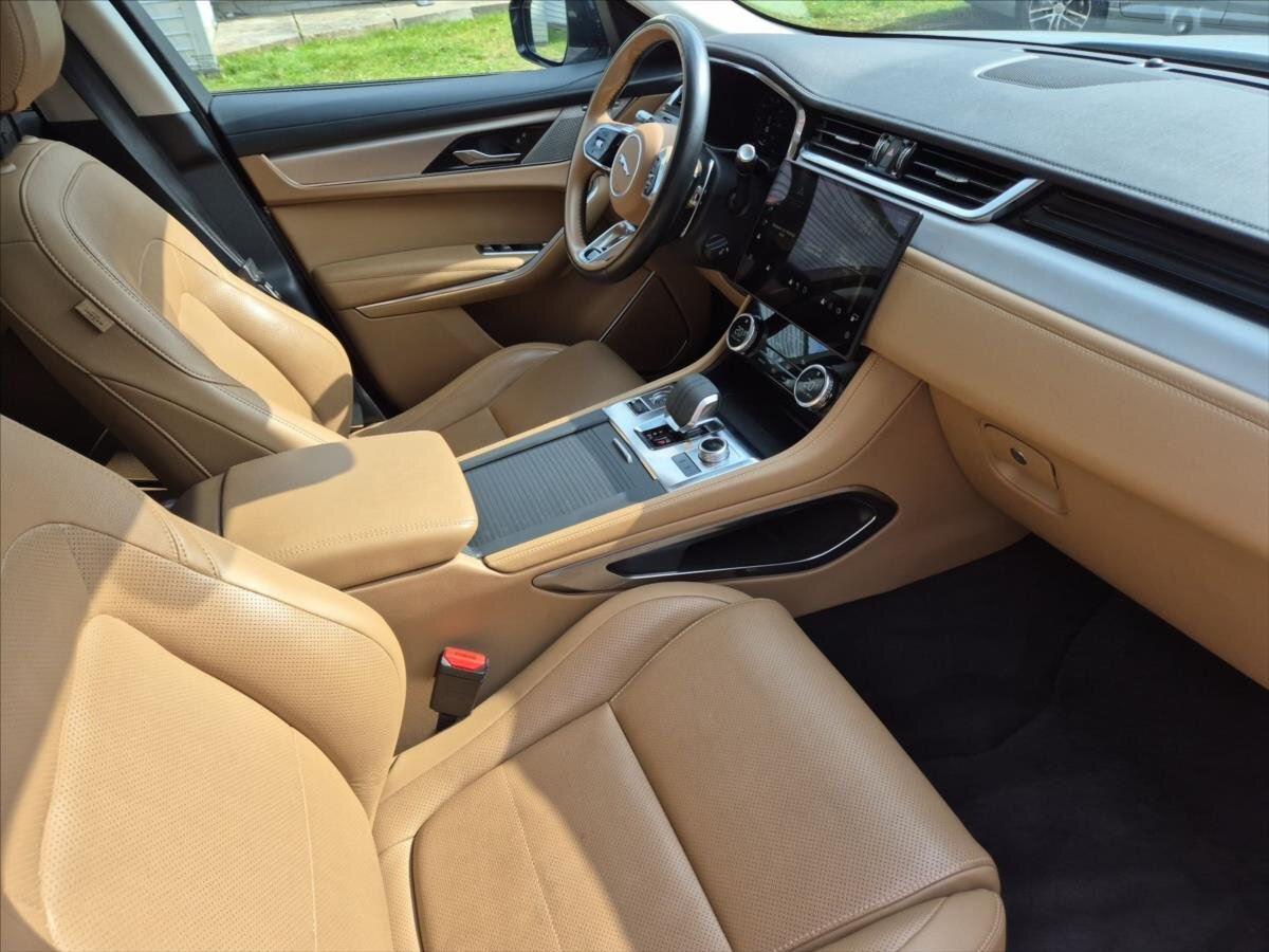 Jaguar F-Pace SUV / Terénní 2,0 l 150 kw